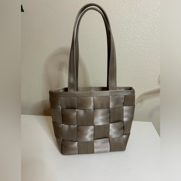 Harveys Handbags - Harveys Seatbelt Handbag Tan Beige Woven Medium Tote Bag Purse